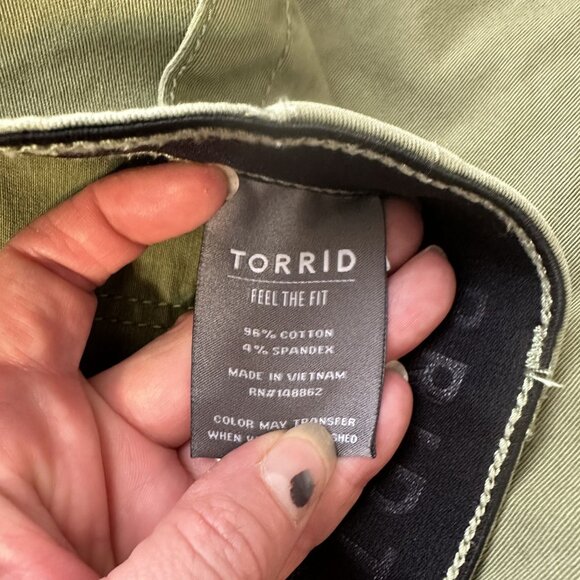 Torrid Olive Green Womens Cropped Pants 24R Cotton Feel the Fit 2X Cargo - Picture 5 of 12
